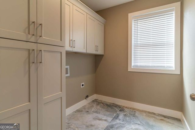 229 Little Brook Drive, Woodstock, GA 30188