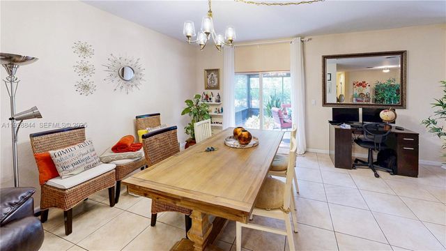 3090 SE 7th Ct, Homestead, FL 33033