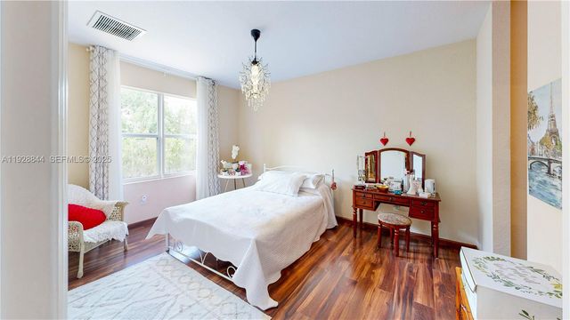 3090 SE 7th Ct, Homestead, FL 33033