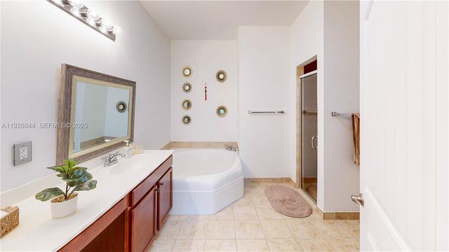 3090 SE 7th Ct, Homestead, FL 33033