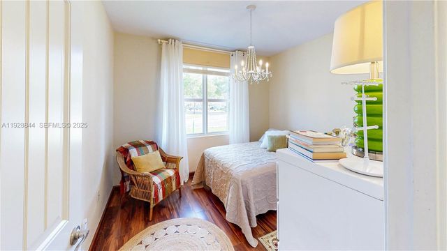 3090 SE 7th Ct, Homestead, FL 33033