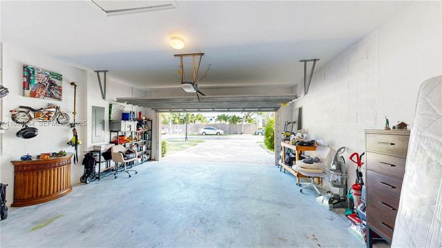 3090 SE 7th Ct, Homestead, FL 33033