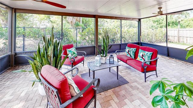 3090 SE 7th Ct, Homestead, FL 33033