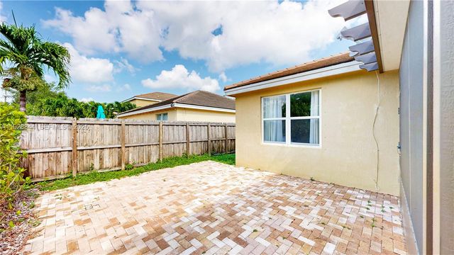 3090 SE 7th Ct, Homestead, FL 33033