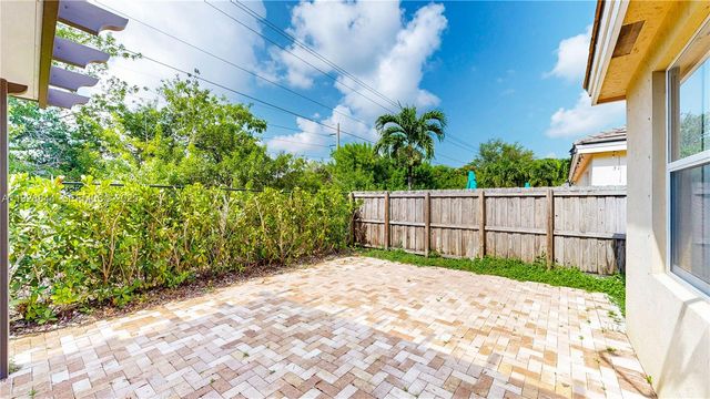 3090 SE 7th Ct, Homestead, FL 33033