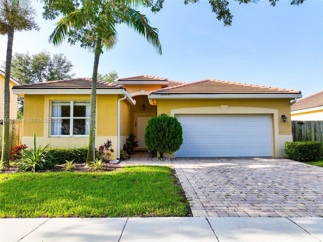 3090 SE 7th Ct, Homestead, FL 33033