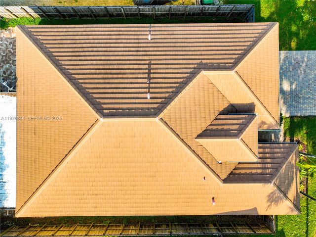 3090 SE 7th Ct, Homestead, FL 33033