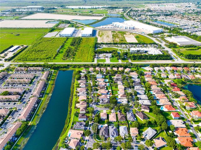 3090 SE 7th Ct, Homestead, FL 33033