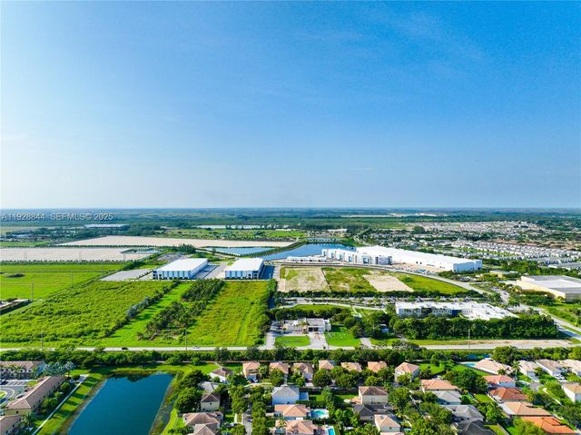 3090 SE 7th Ct, Homestead, FL 33033