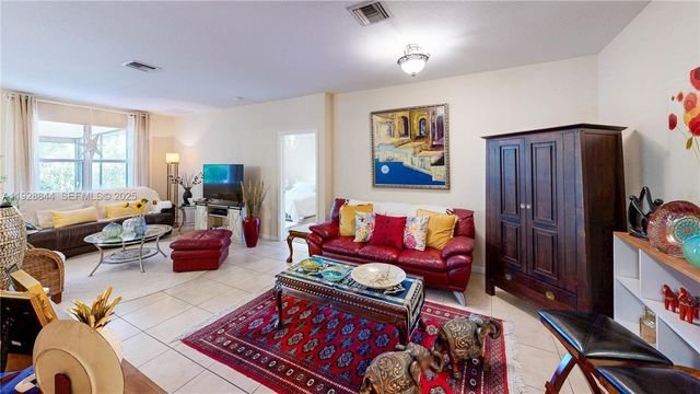 3090 SE 7th Ct, Homestead, FL 33033