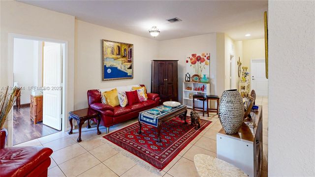 3090 SE 7th Ct, Homestead, FL 33033