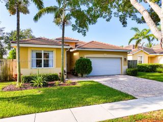 3090 SE 7th Ct, Homestead, FL 33033