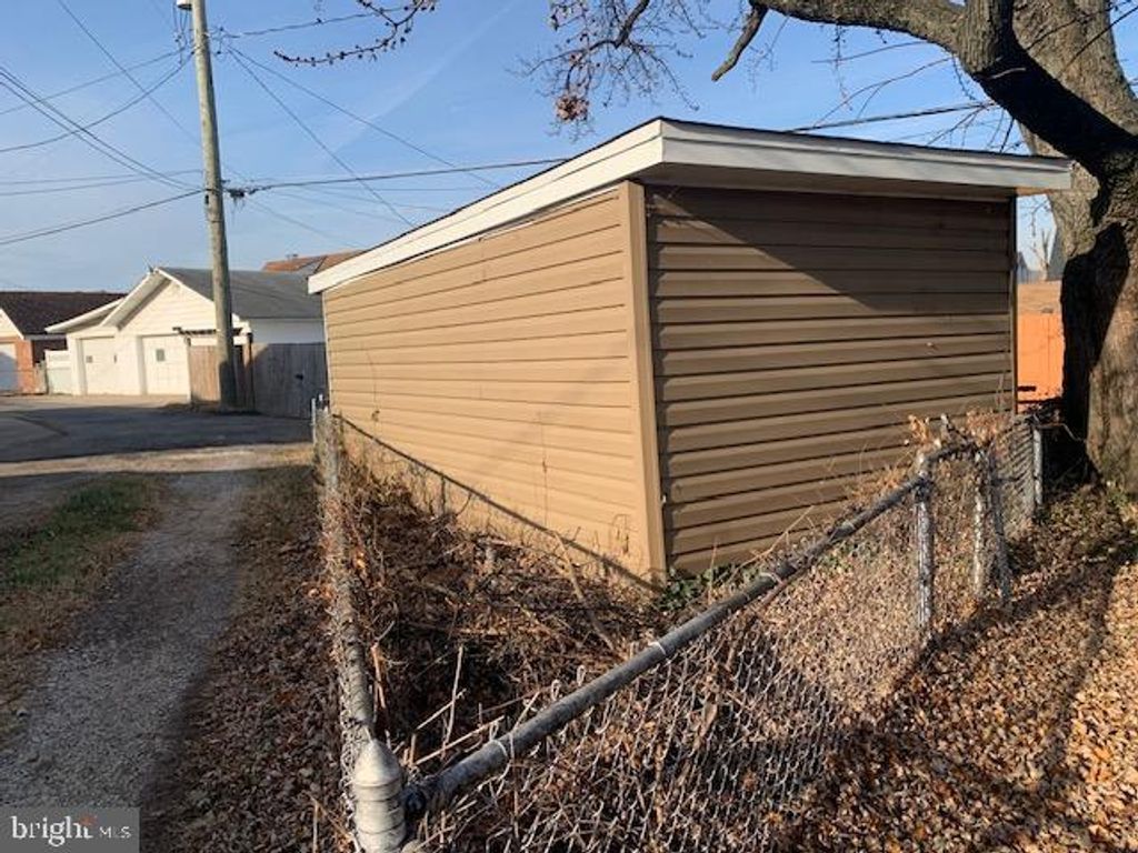 Image 30 of property listing at 1900 MONUMENTAL RD, Baltimore, MD 21222