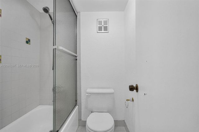 430 Commodore Drive 304, Plantation, FL 33325