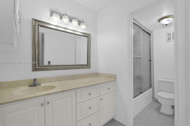 430 Commodore Drive 304, Plantation, FL 33325