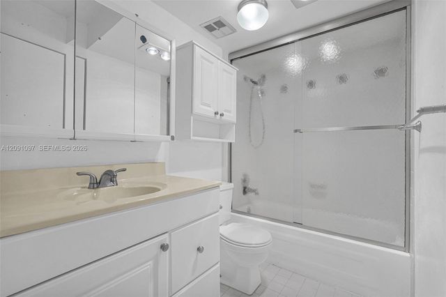 430 Commodore Drive 304, Plantation, FL 33325