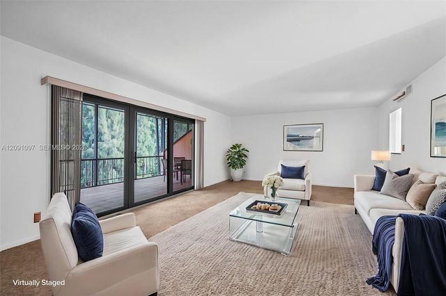 430 Commodore Drive 304, Plantation, FL 33325