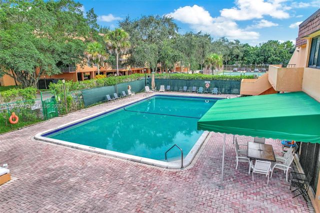 430 Commodore Drive 304, Plantation, FL 33325