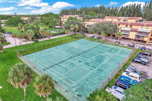 430 Commodore Drive 304, Plantation, FL 33325
