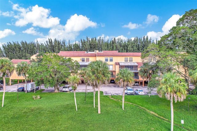 430 Commodore Drive 304, Plantation, FL 33325