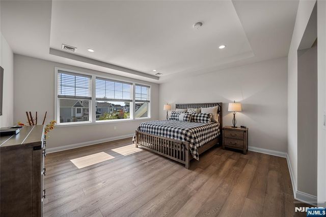 182 E Woodmont Circle 182, River Vale, NJ 07675