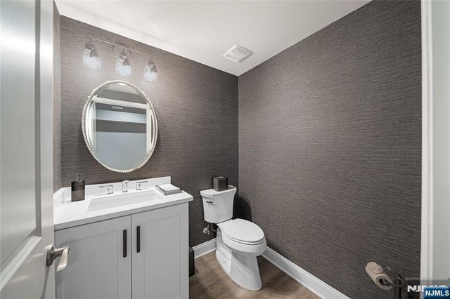 182 E Woodmont Circle 182, River Vale, NJ 07675