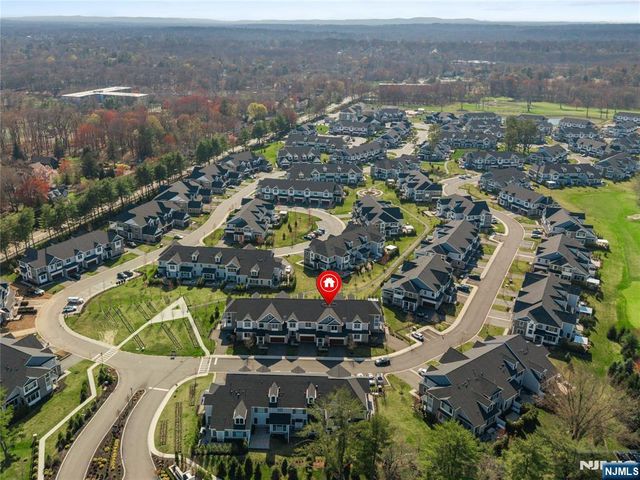 182 E Woodmont Circle 182, River Vale, NJ 07675