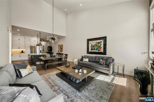 182 E Woodmont Circle 182, River Vale, NJ 07675