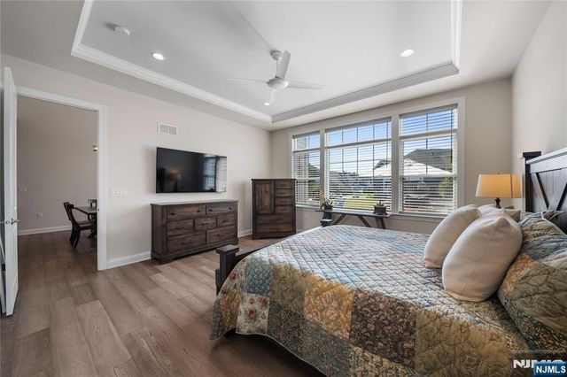 182 E Woodmont Circle 182, River Vale, NJ 07675