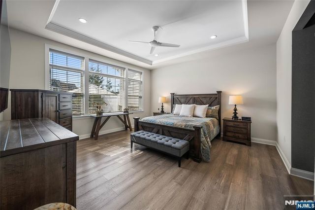 182 E Woodmont Circle 182, River Vale, NJ 07675