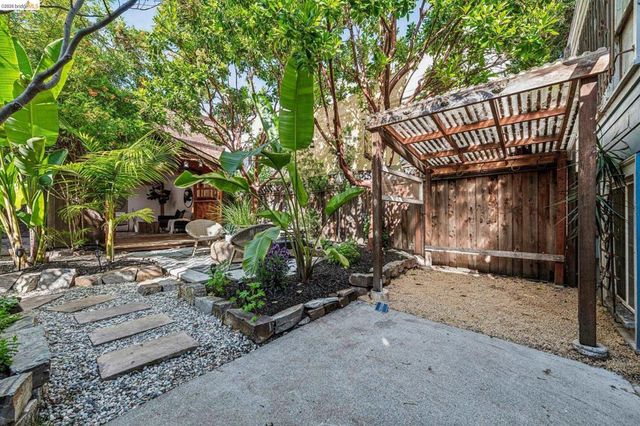 666 46th St, Oakland, CA 94609