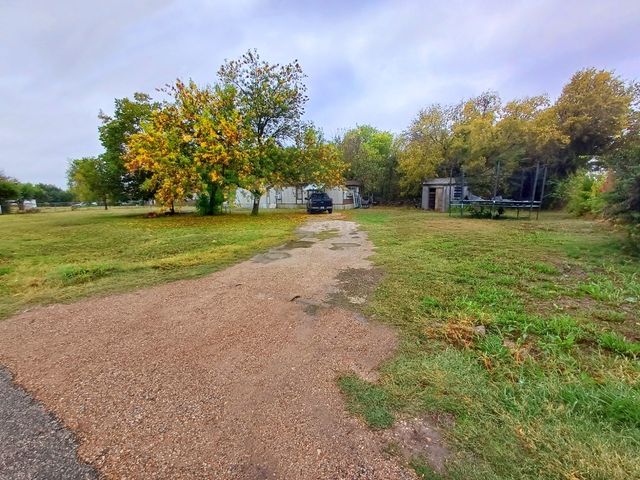 124 Summerall Lane, Red Oak, TX 75125