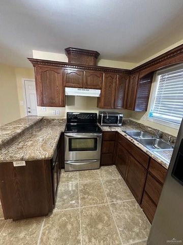 1502 W Kennedy Avenue, Alton, TX 78573