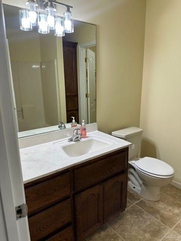 1502 W Kennedy Avenue, Alton, TX 78573