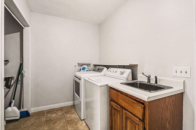 8401 N 39th Street, Augusta, MI 49012