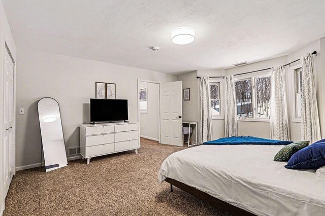 8401 N 39th Street, Augusta, MI 49012