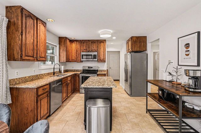 8401 N 39th Street, Augusta, MI 49012