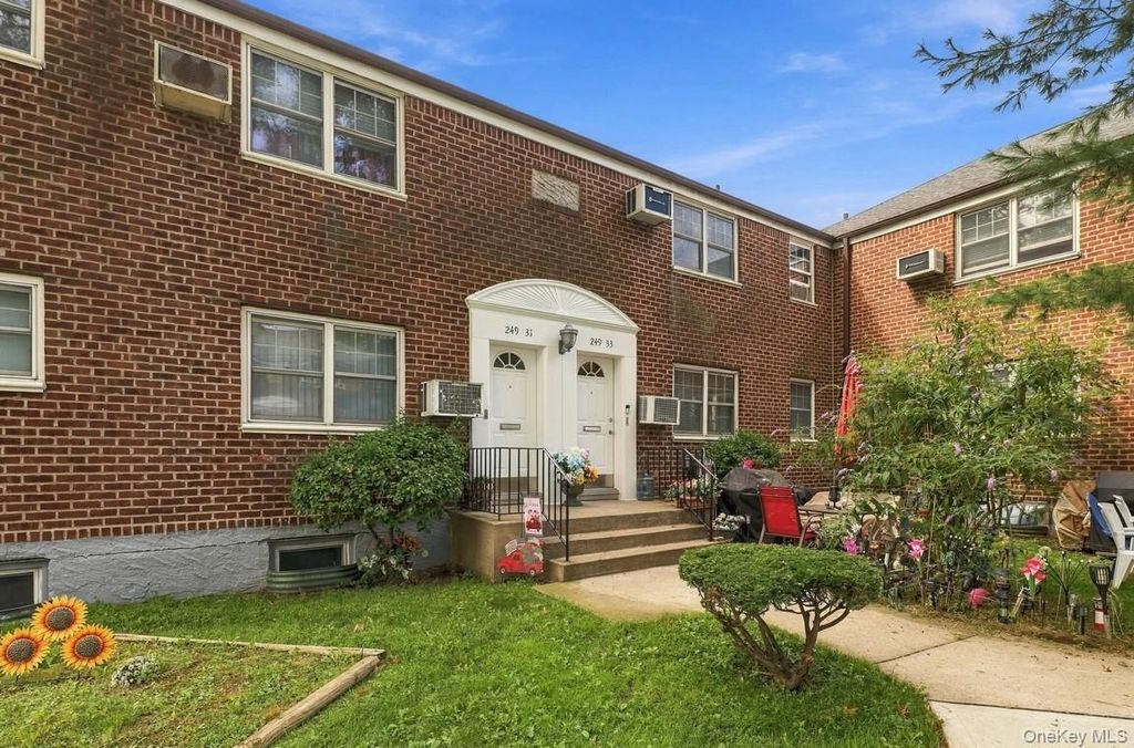 249-33 60th Avenue LOWER, Little Neck, NY 11362 — photo 2