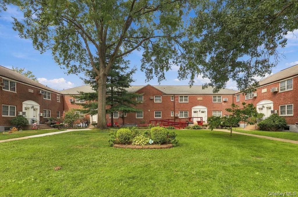 249-33 60th Avenue LOWER, Little Neck, NY 11362 — photo 3