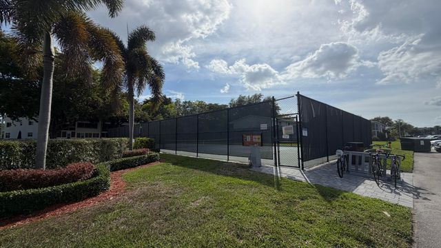 319 Newport V, Deerfield Beach, FL 33442