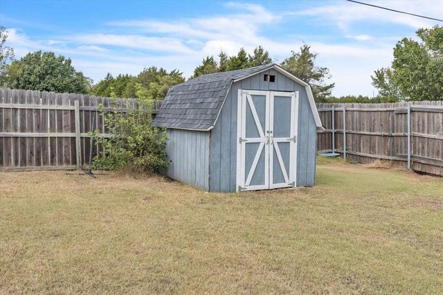 1301 Manchester Drive, Shawnee, OK 74804