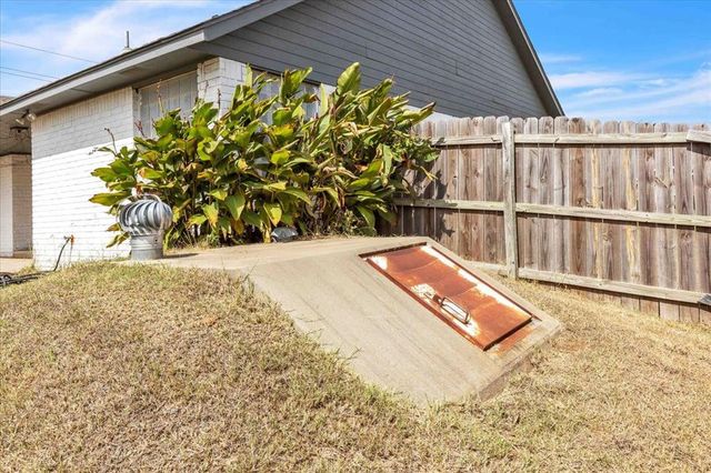 1301 Manchester Drive, Shawnee, OK 74804