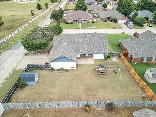 1301 Manchester Drive, Shawnee, OK 74804