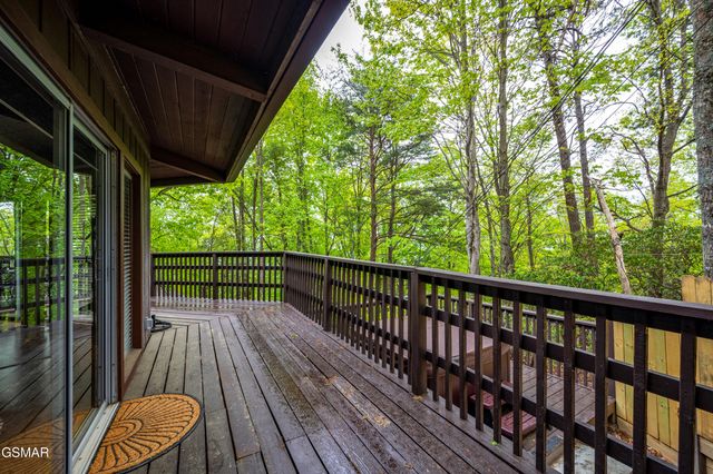 1923 E Arolla Court, Gatlinburg, TN 37738