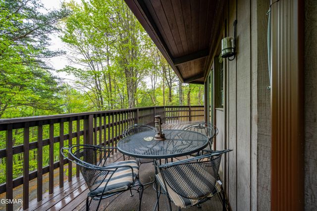 1923 E Arolla Court, Gatlinburg, TN 37738