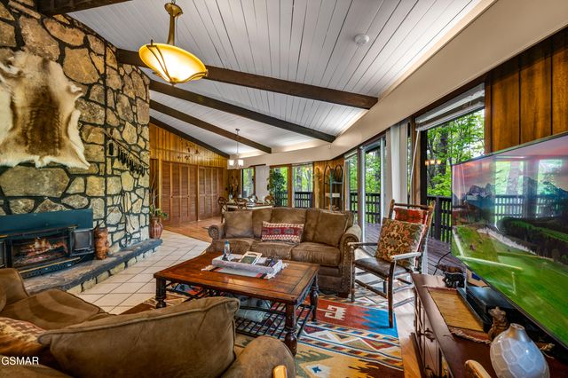 1923 E Arolla Court, Gatlinburg, TN 37738