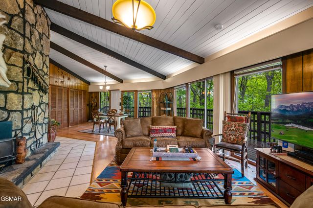 1923 E Arolla Court, Gatlinburg, TN 37738