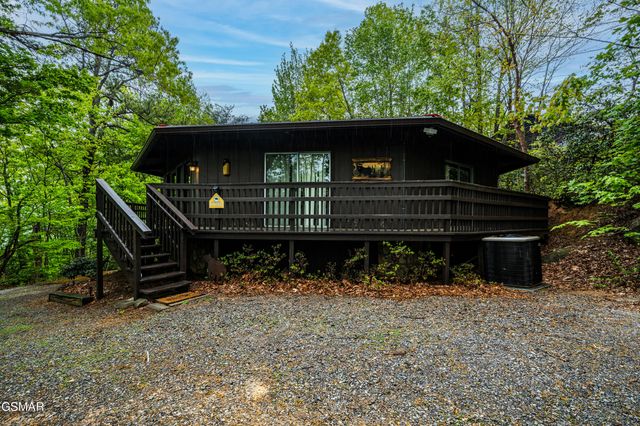 1923 E Arolla Court, Gatlinburg, TN 37738