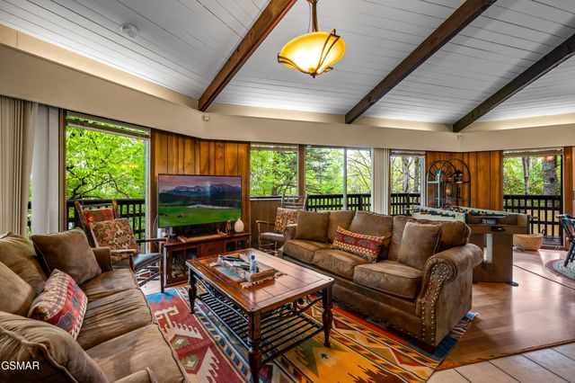 1923 E Arolla Court, Gatlinburg, TN 37738