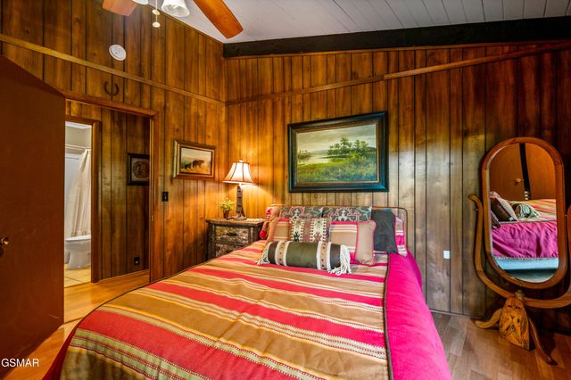 1923 E Arolla Court, Gatlinburg, TN 37738